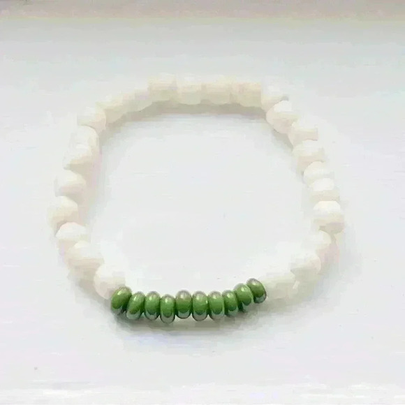 Stackable Bone Bead White & Green Bracelet - Picture 1 of 2